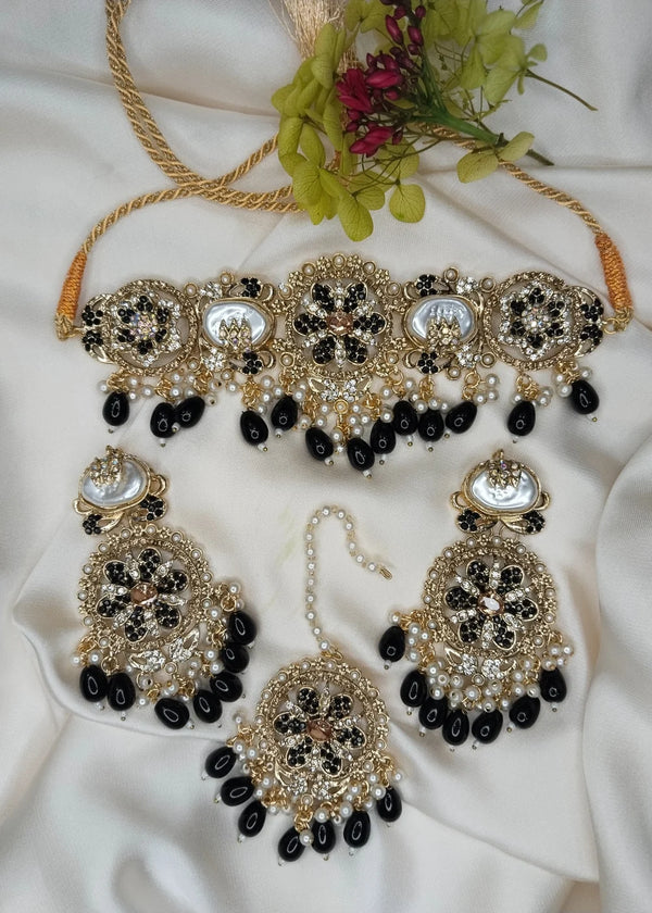 ZH | Black Beauty Choker Set